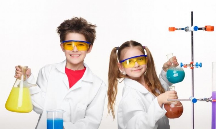 Chemia dla małych i dużych czyli warsztaty chemiczne w naszej szkole