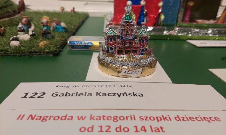  Gabrysia Kaczyńska, kl. 8b, II nagroda w kategorii Szopki Dziecięce Indywidualne